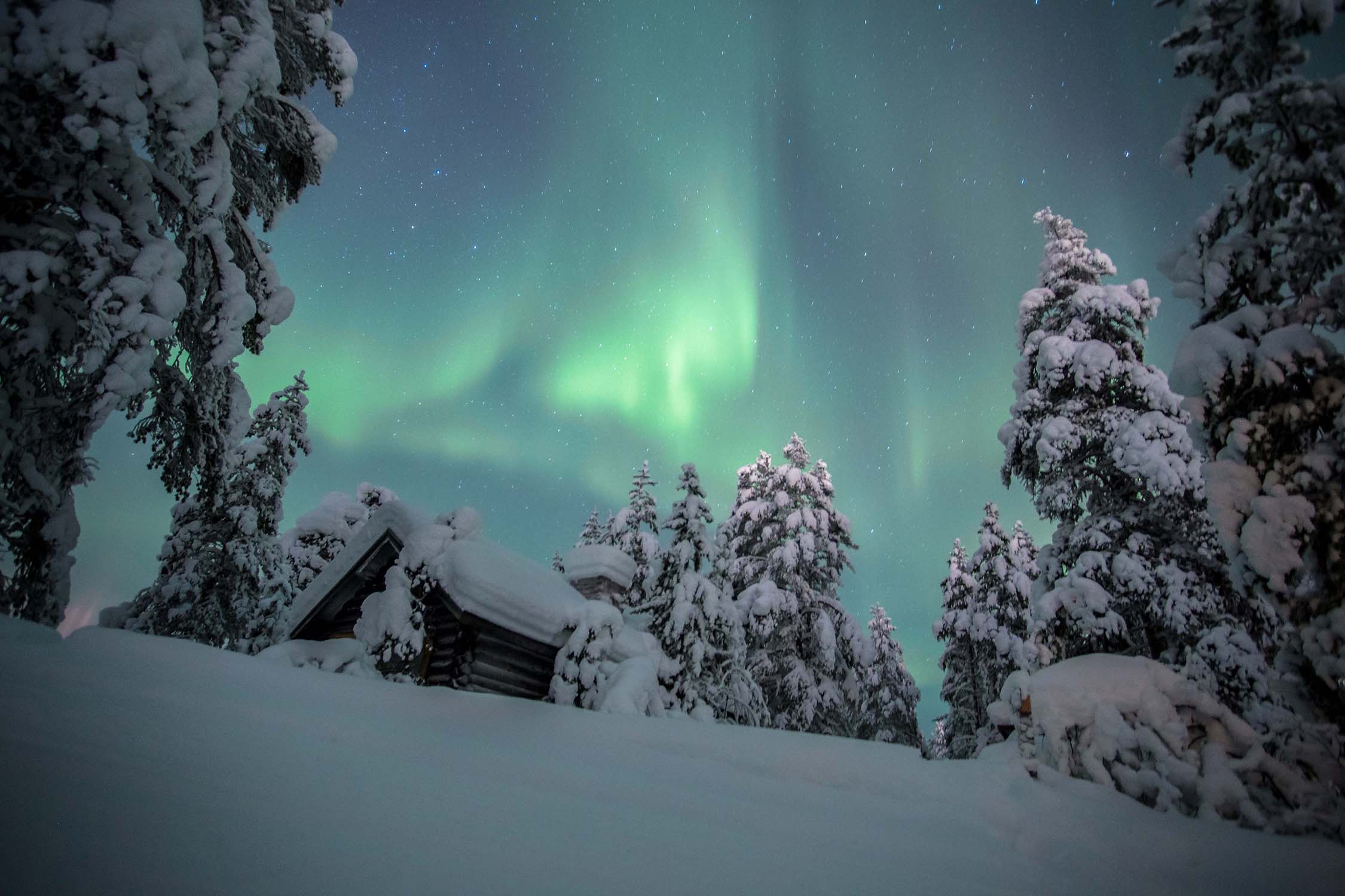 a la caza de la aurora en laponia